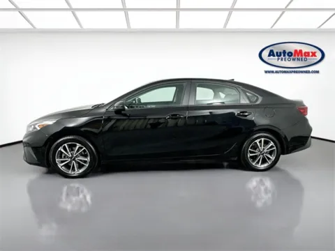 More photos of 2023 Kia Forte LXS at AutoMax Marlborough, MA