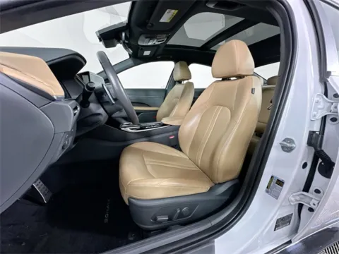 More photos of 2023 Hyundai Sonata Limited at AutoMax Marlborough, MA