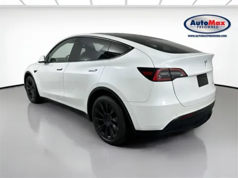 More photos of 2022 Tesla Model Y Long Range at AutoMax Marlborough, MA