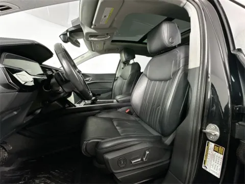 More photos of 2022 Audi e-tron Sportback S line Prestige at AutoMax Marlborough, MA