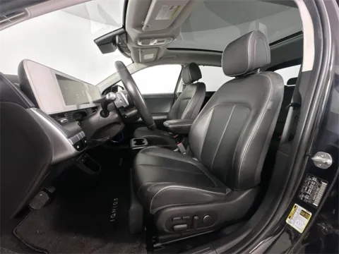 More photos of 2022 Hyundai IONIQ 5 Limited at AutoMax Marlborough, MA