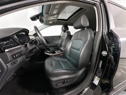 More photos of 2022 Kia Niro EV EX Premium at AutoMax Marlborough, MA