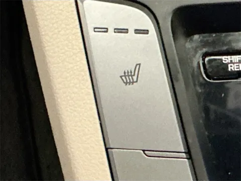 More photos of 2020 Hyundai Elantra Value Edition at AutoMax Marlborough, MA