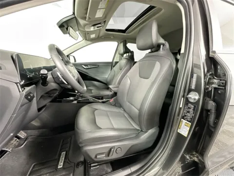 More photos of 2023 Kia Niro EX Touring at AutoMax Marlborough, MA
