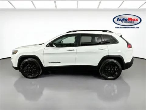 More photos of 2023 Jeep Cherokee Altitude at AutoMax Marlborough, MA