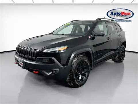 More photos of 2018 Jeep Cherokee Trailhawk at AutoMax Marlborough, MA