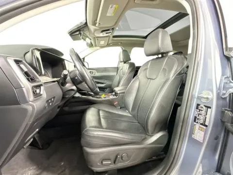 More photos of 2022 Kia Sorento X-Line EX at AutoMax Marlborough, MA
