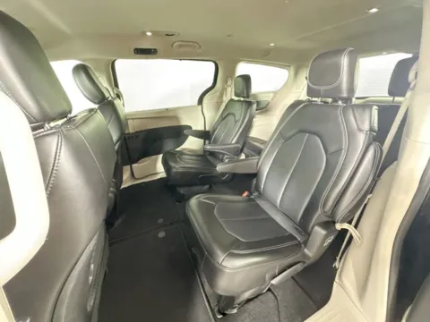 More photos of 2024 Chrysler Pacifica Touring L at AutoMax Marlborough, MA