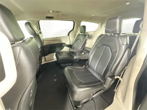 More photos of 2024 Chrysler Pacifica Touring L at AutoMax Marlborough, MA