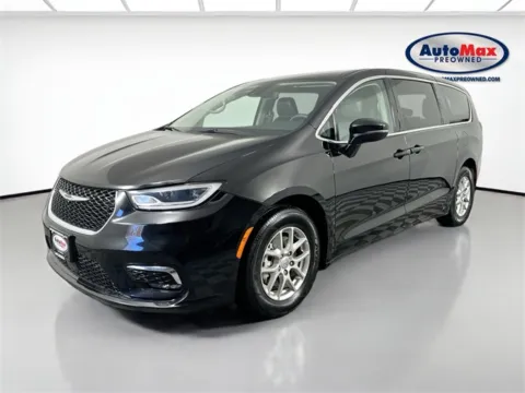 More photos of 2024 Chrysler Pacifica Touring L at AutoMax Marlborough, MA