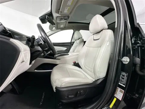 More photos of 2022 Hyundai Tucson Limited at AutoMax Marlborough, MA