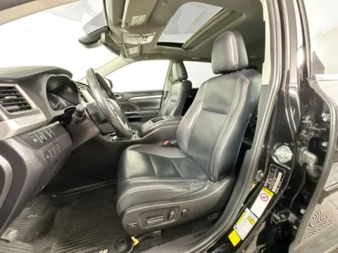 More photos of 2019 Toyota Highlander XLE at AutoMax Marlborough, MA