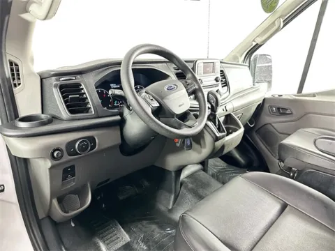 More photos of 2022 Ford Transit-250 at AutoMax Marlborough, MA