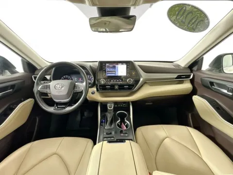 Another view of 2020 Toyota Highlander XLE for sale in Marlborough, MA at AutoMax Marlborough