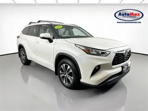White 2020 Toyota Highlander XLE for sale in Marlborough, MA