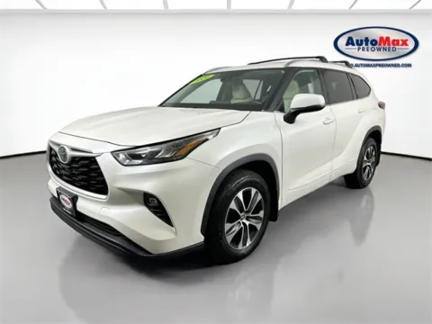 More photos of 2020 Toyota Highlander XLE at AutoMax Marlborough, MA