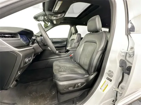 More photos of 2023 Jeep Grand Cherokee L Altitude at AutoMax Marlborough, MA