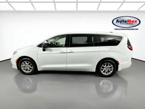 More photos of 2024 Chrysler Pacifica Touring L at AutoMax Marlborough, MA