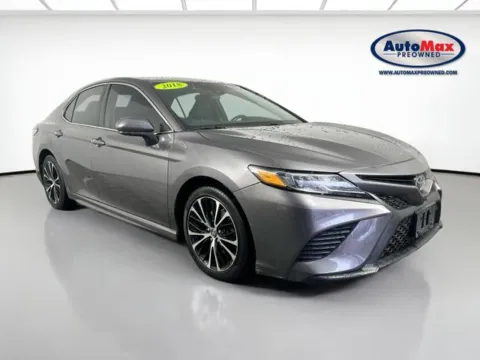 Gray 2018 Toyota Camry SE for sale in Marlborough, MA