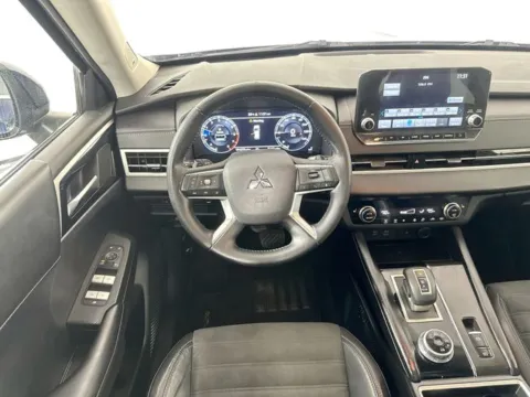 Another view of 2022 Mitsubishi Outlander SE for sale in Marlborough, MA at AutoMax Marlborough