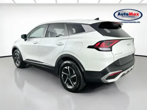 More photos of 2023 Kia Sportage Hybrid LX at AutoMax Marlborough, MA