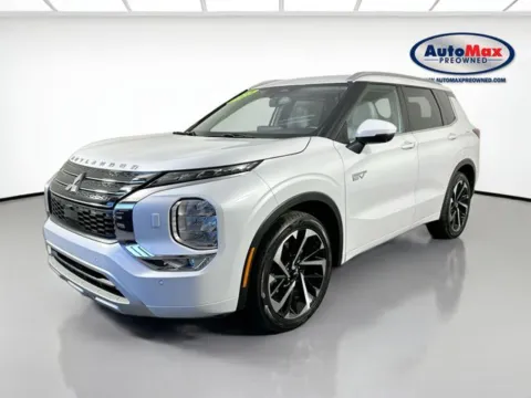 More photos of 2023 Mitsubishi Outlander PHEV SEL at AutoMax Marlborough, MA