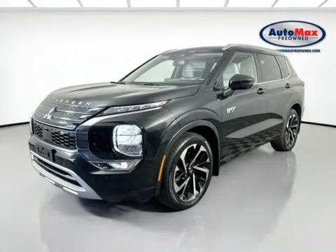 More photos of 2023 Mitsubishi Outlander PHEV SEL at AutoMax Marlborough, MA