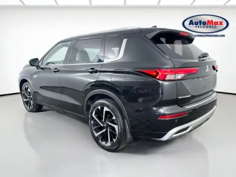 More photos of 2023 Mitsubishi Outlander PHEV SEL at AutoMax Marlborough, MA
