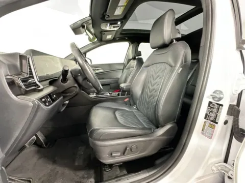 More photos of 2023 Kia Sportage X-Line at AutoMax Marlborough, MA
