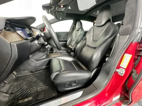 More photos of 2019 Tesla Model S 100D at AutoMax Marlborough, MA
