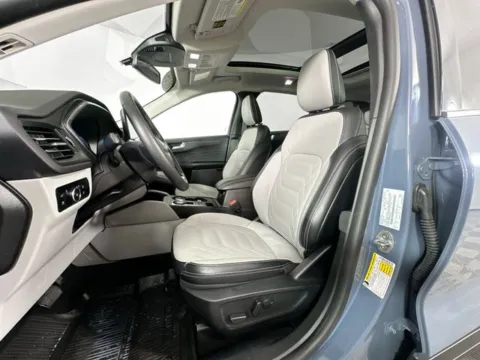 More photos of 2024 Ford Escape Hybrid Platinum at AutoMax Marlborough, MA