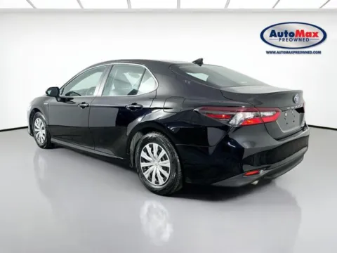 More photos of 2021 Toyota Camry Hybrid LE at AutoMax Marlborough, MA