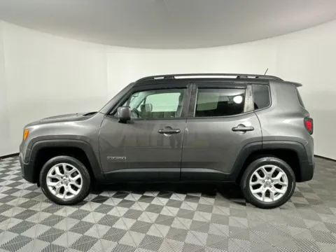 More photos of 2016 Jeep Renegade Latitude at AutoMax Marlborough, MA