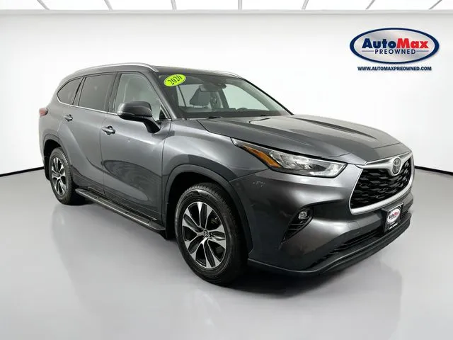 Gray 2020 Toyota Highlander XLE for sale in Marlborough, MA