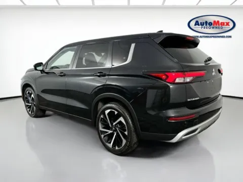 More photos of 2023 Mitsubishi Outlander SE at AutoMax Marlborough, MA