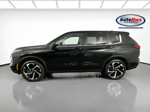 More photos of 2023 Mitsubishi Outlander SE at AutoMax Marlborough, MA
