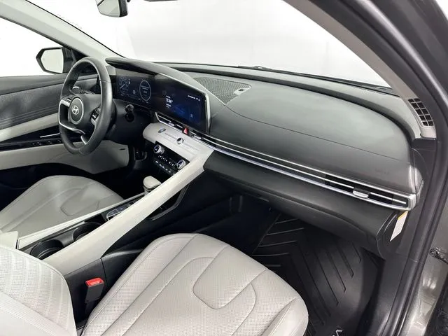2024 Hyundai Elantra Limited - Photo 31