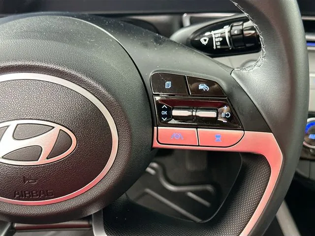 2024 Hyundai Elantra Limited - Photo 24