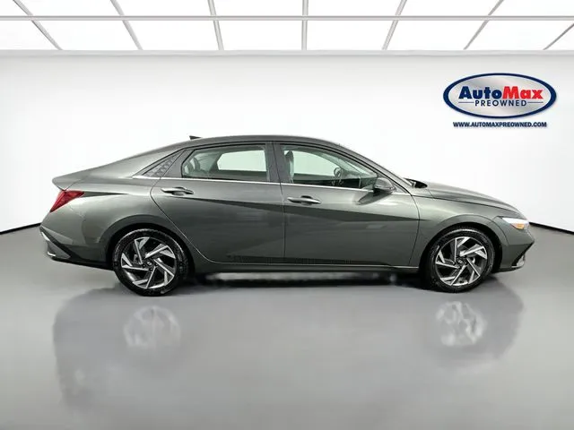 2024 Hyundai Elantra Limited - Photo 10