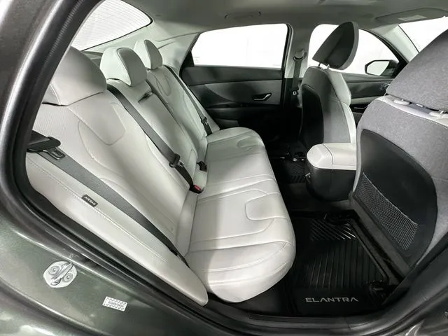 2024 Hyundai Elantra Limited - Photo 29