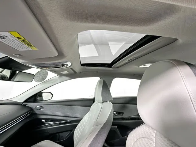 2024 Hyundai Elantra Limited - Photo 20