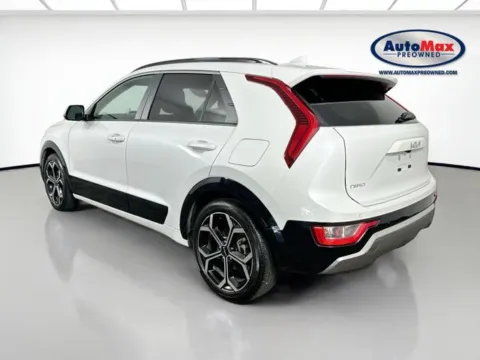 More photos of 2023 Kia Niro EX Touring at AutoMax Marlborough, MA