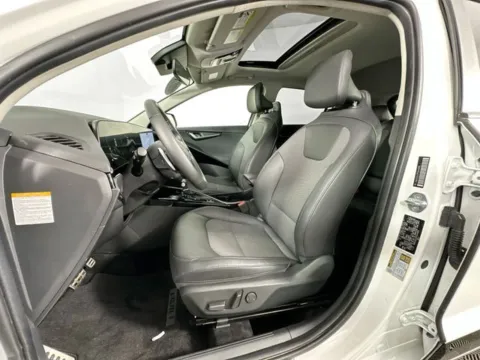 More photos of 2023 Kia Niro EX Touring at AutoMax Marlborough, MA