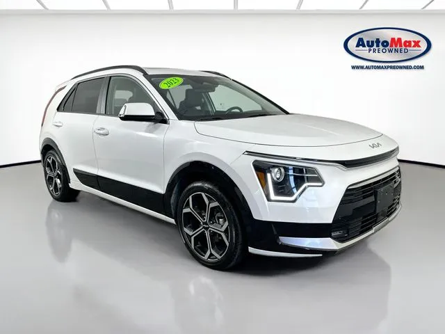 White 2023 Kia Niro EX Touring for sale in Marlborough, MA
