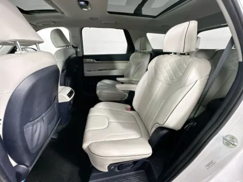 More photos of 2022 Hyundai Palisade Limited at AutoMax Marlborough, MA