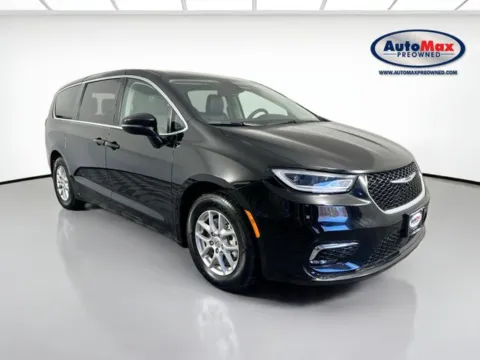 Black 2024 Chrysler Pacifica Touring L for sale in Marlborough, MA