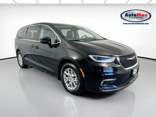 Black 2024 Chrysler Pacifica Touring L for sale in Marlborough, MA