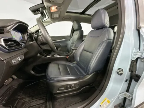 More photos of 2023 Chevrolet Bolt EUV Premier at AutoMax Marlborough, MA