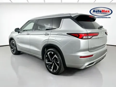 More photos of 2023 Mitsubishi Outlander PHEV SEL at AutoMax Marlborough, MA