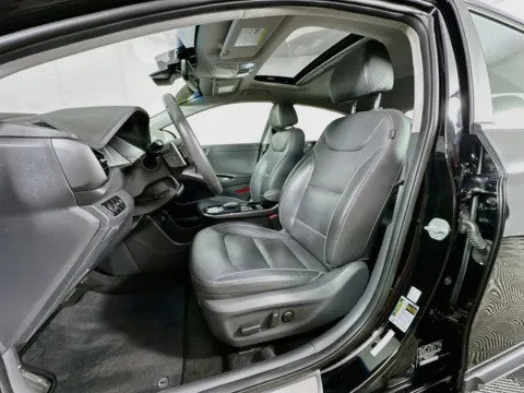 More photos of 2021 Hyundai Ioniq Electric Limited at AutoMax Marlborough, MA